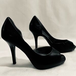 Jessica Simpson Black Leather 
Pumps Size 7.5 (US) / 37.5 (EU) 4” Heels